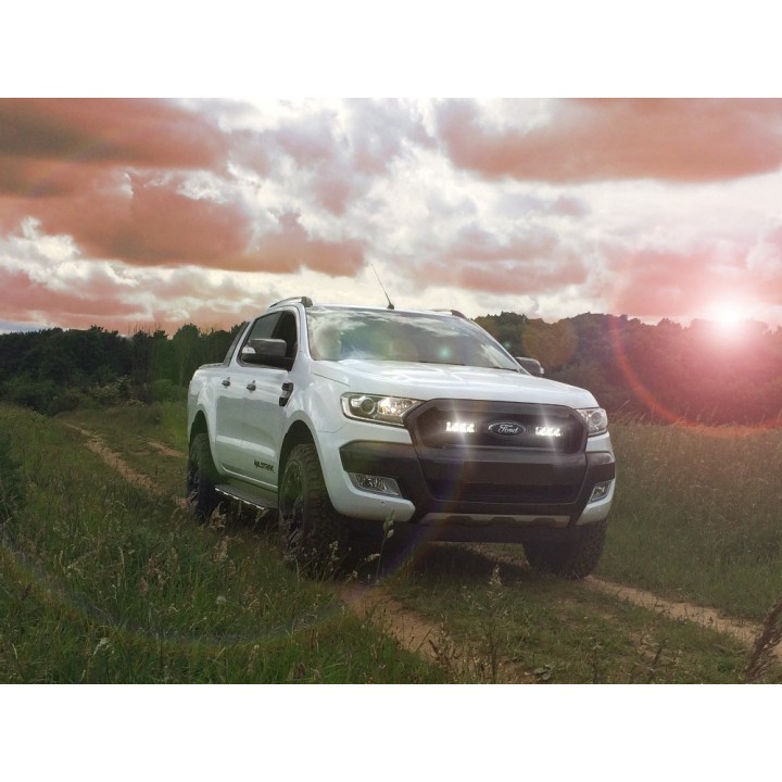 Zestaw do montażu oświetlenia LAZER TRIPLE-R 750 w fabrycznym grillu - Ford Ranger (2016 -)