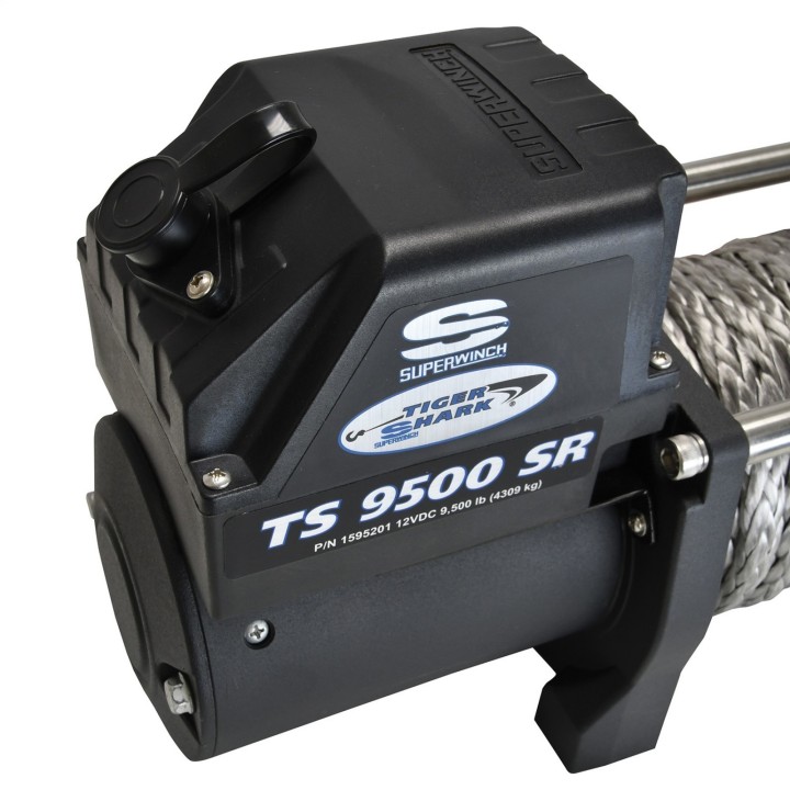 Superwinch TigerShark 9500 12V with synthetic rope