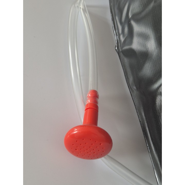 Portable 40L solar shower for outdoor use