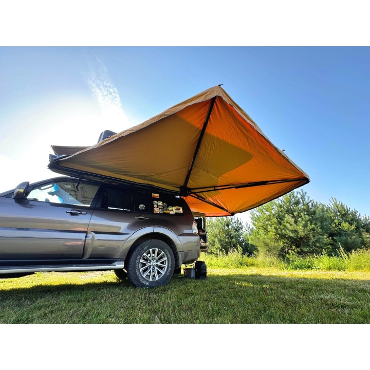 Self-supporting 270° x 2 Batwing awning driver’s side